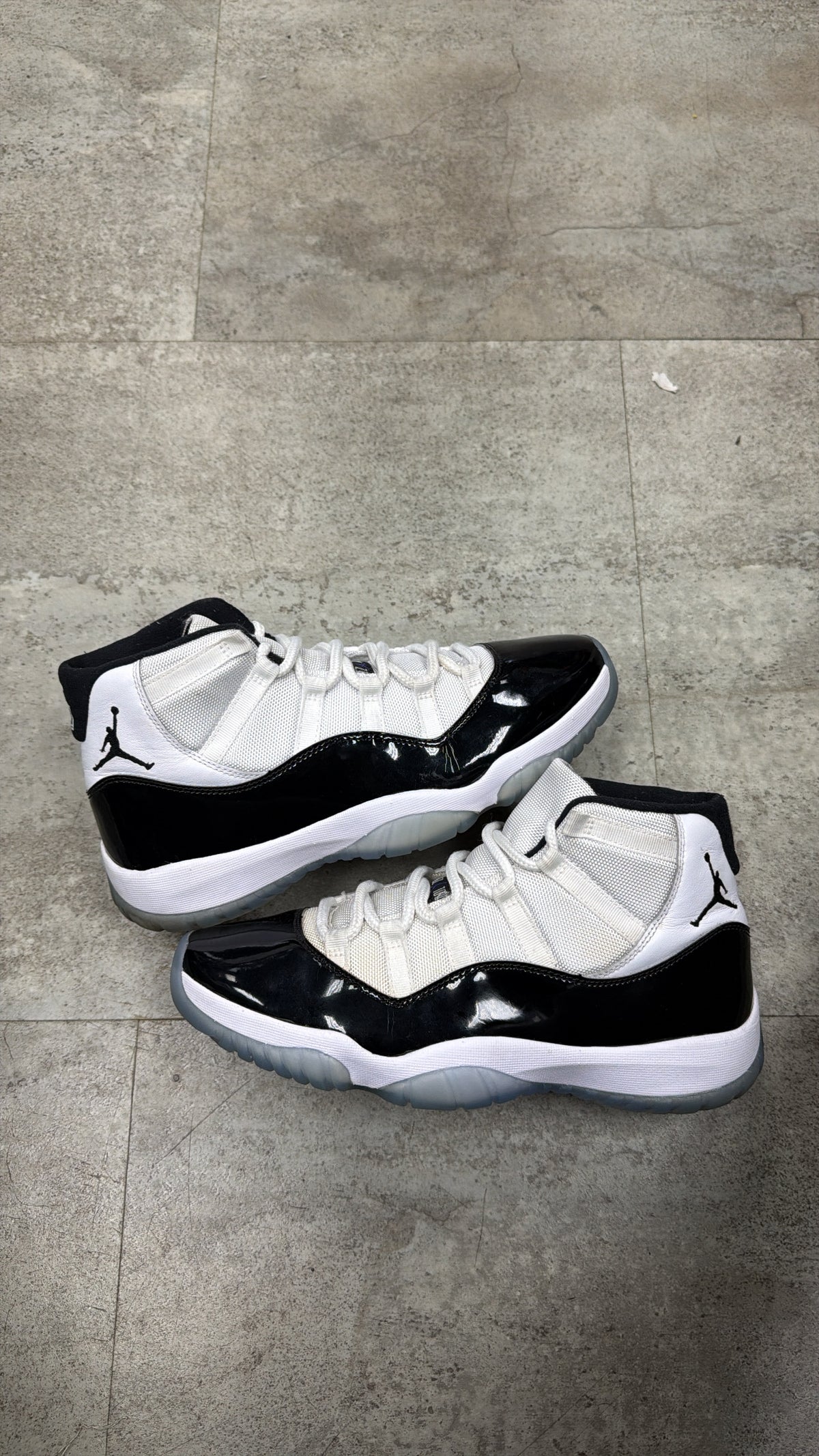 Jordan 11s  Concours
