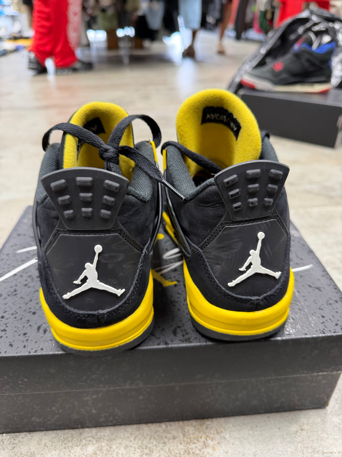 Yellow thunders