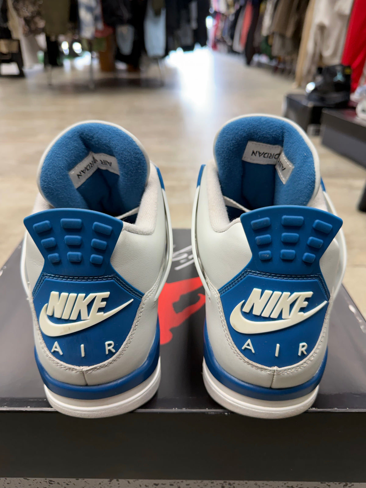 Jordan 4 Retro Military Blue (2024)