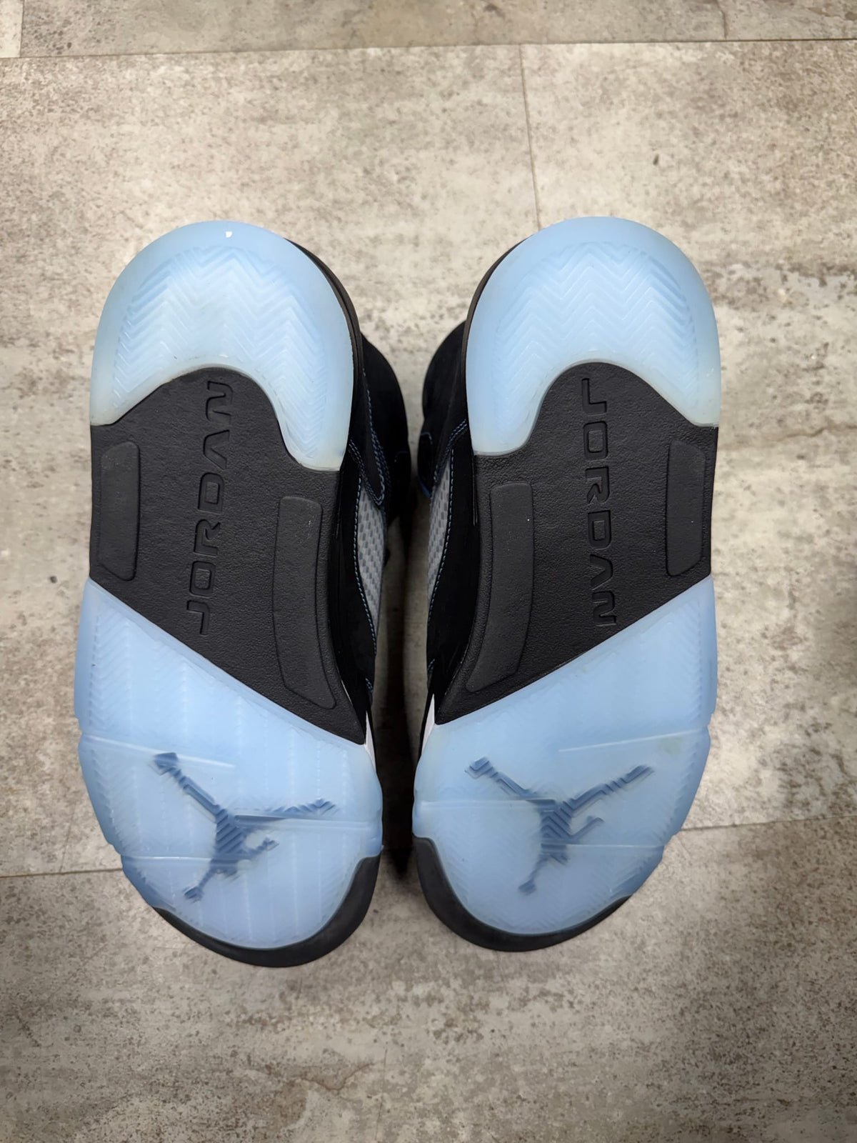 Jordan 5 Retro Black University Blue (2026)