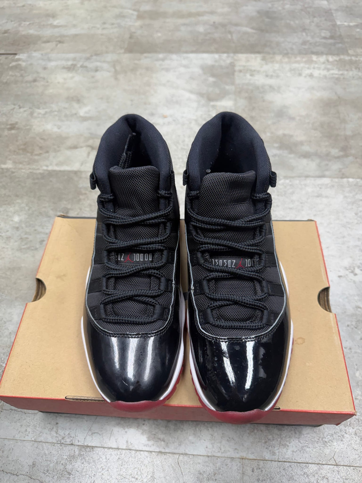 Jordan 11 Retro Playoffs Bred (2019)