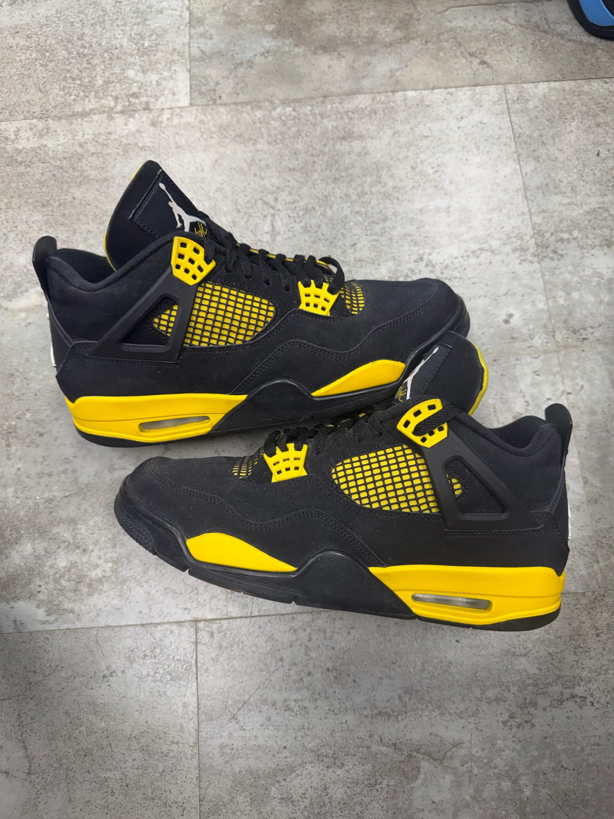Jordan 4 Retro Thunder (2023)